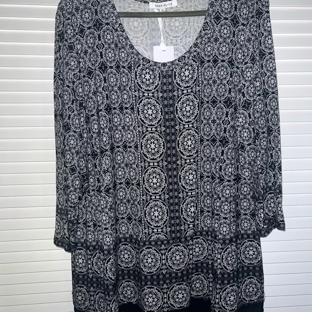 Rose & Olive Black and White Medallion Scoop Neck Tunic